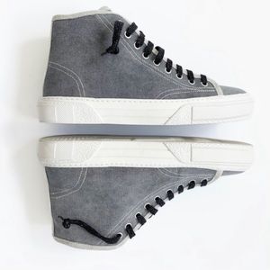 P448 Sally High Top Platform Sneaker
